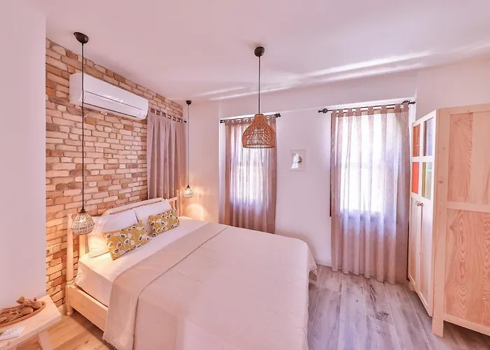 50 Meters To The Long Bazaar In Lavantakas 3 Square *